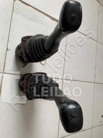 02 Joysticks Para Escavadeiras. Universal. Semi Novos