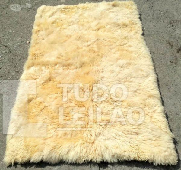 Tapete Importado Pele De Cordeiro Legitimo, Cor Branca, Com Forro Em Algodão,150x100 Cm