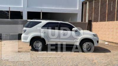 Toyota Hilux SW4 Srv 4x4 4.0 V6 Flex 2014