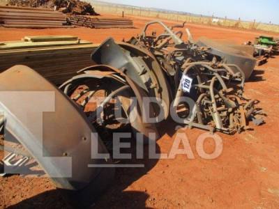 Valtra Aprox. 30 Peças
