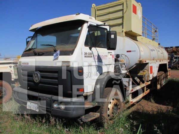 Volkswagen 26.220 6x4 3 Eixos Diesel 2007