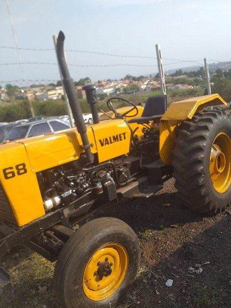 Trator Valmet 82