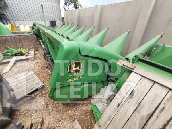 John Deere 608C 2023